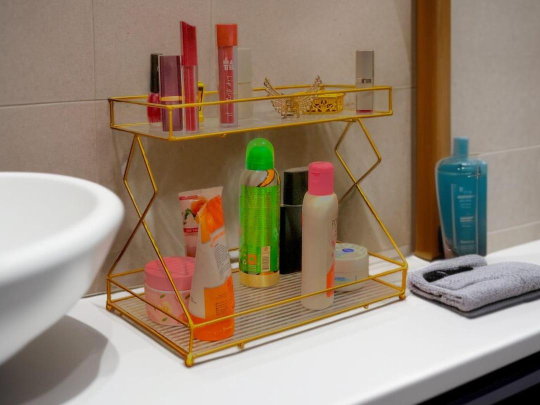Stylish makeup organizer